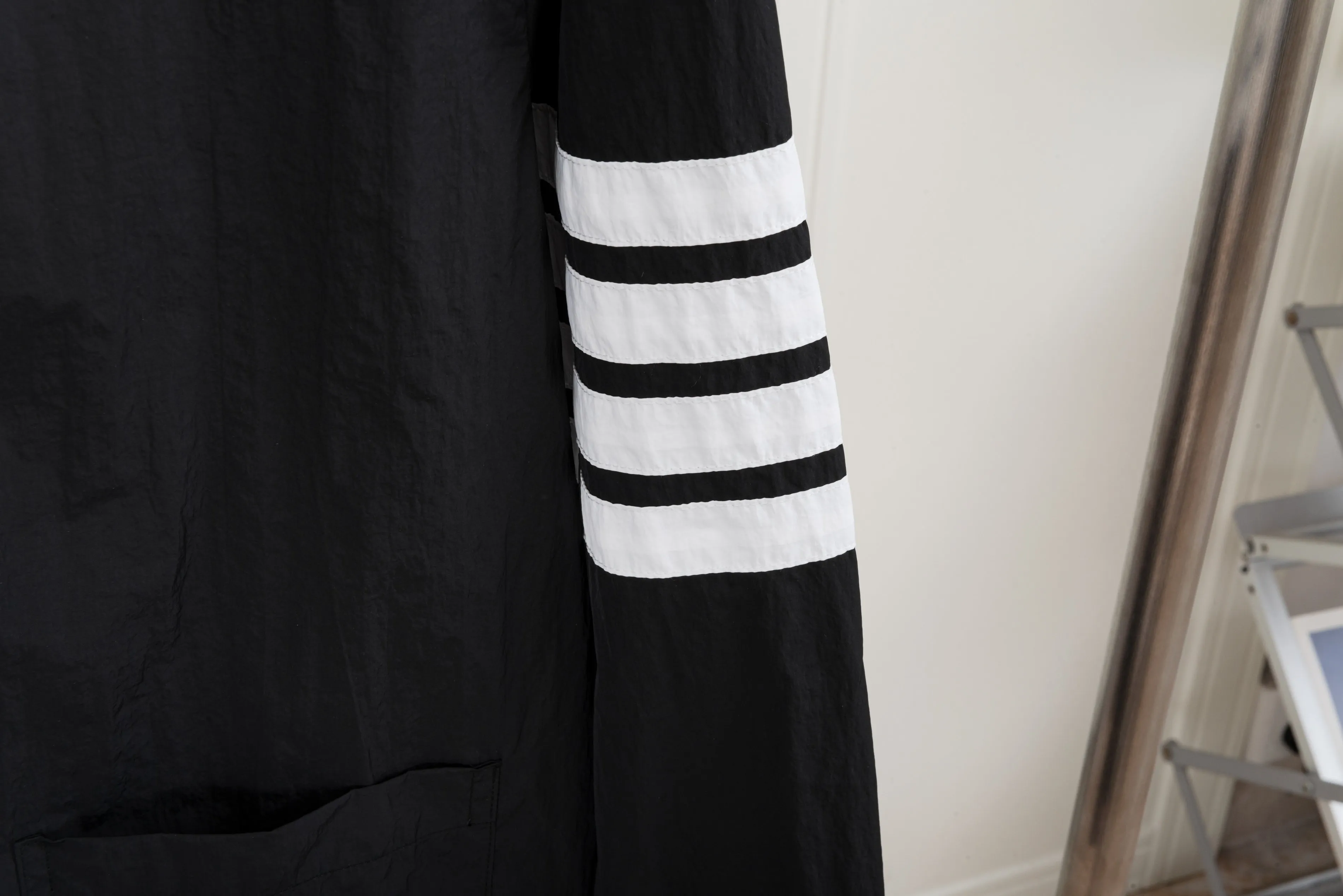 𝑻𝒉𝒐𝒎 𝑩𝒓𝒐𝒘𝒏𝒆 THOM BROWNE Classic Spf 50+ Breathable White/Black/Navy Blue/Gray TB Same Style TB TB Factory 38 Quality Same Style TB TB ：White/Black/Navy Blue /Gray Size：1/2/3/4